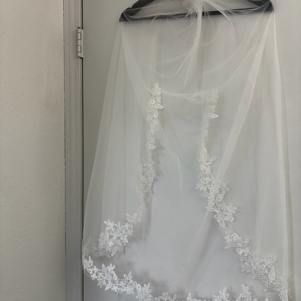 Bridal kit: White Bride Robe + Short Veil - Picture 6 of 14
